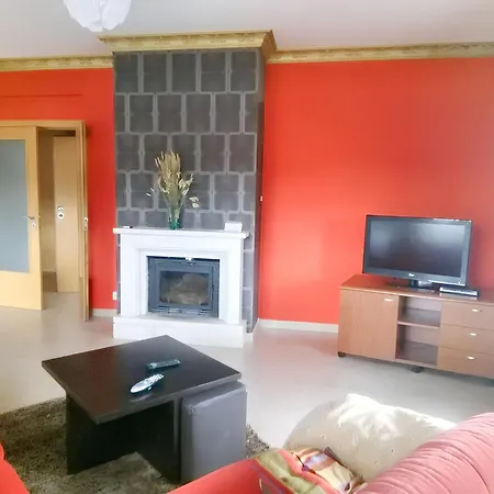 Apartment Comfortable With Mountain View 90 M² Fireplace Urqueira
