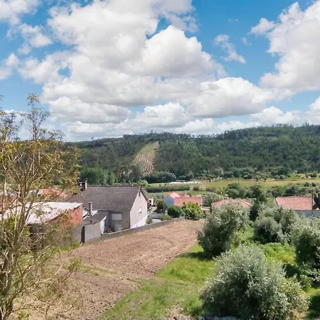 Comfortable With Mountain View - 90 M² - Fireplace * Urqueira